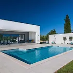 Polei Villa