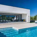 Polei Villa